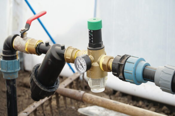 Un suppresseur jaune installé sur une cuve 1000l