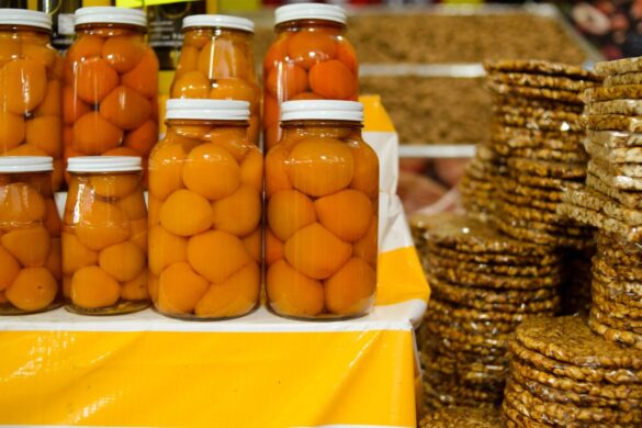 Des bocaux de conservation de mirabelle